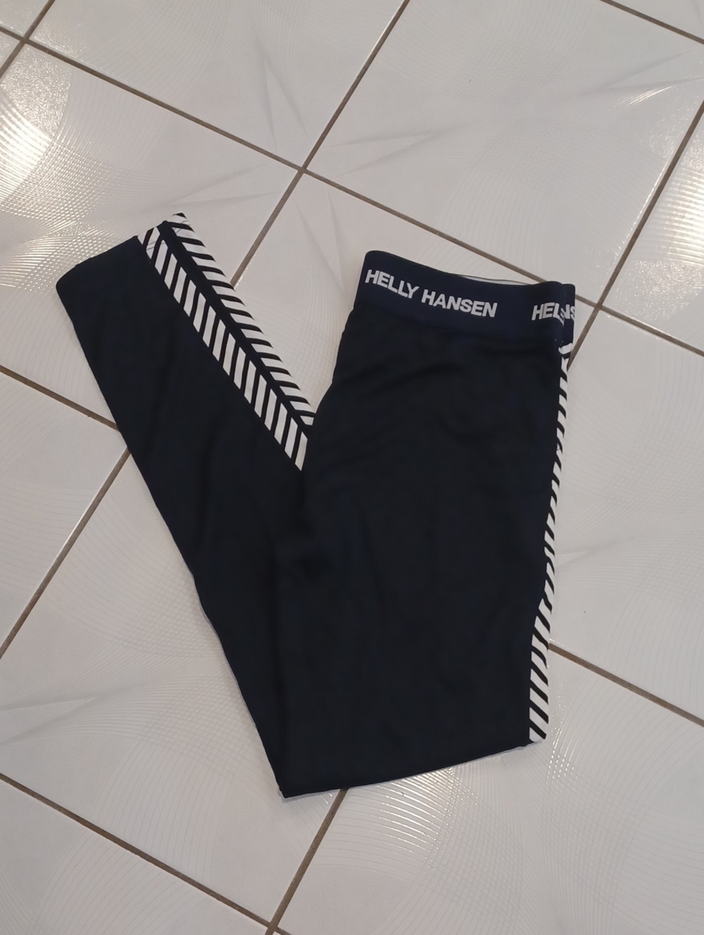 4/$60 Helly Hansen Black Leggings With White Chevron Stripe - Size XL